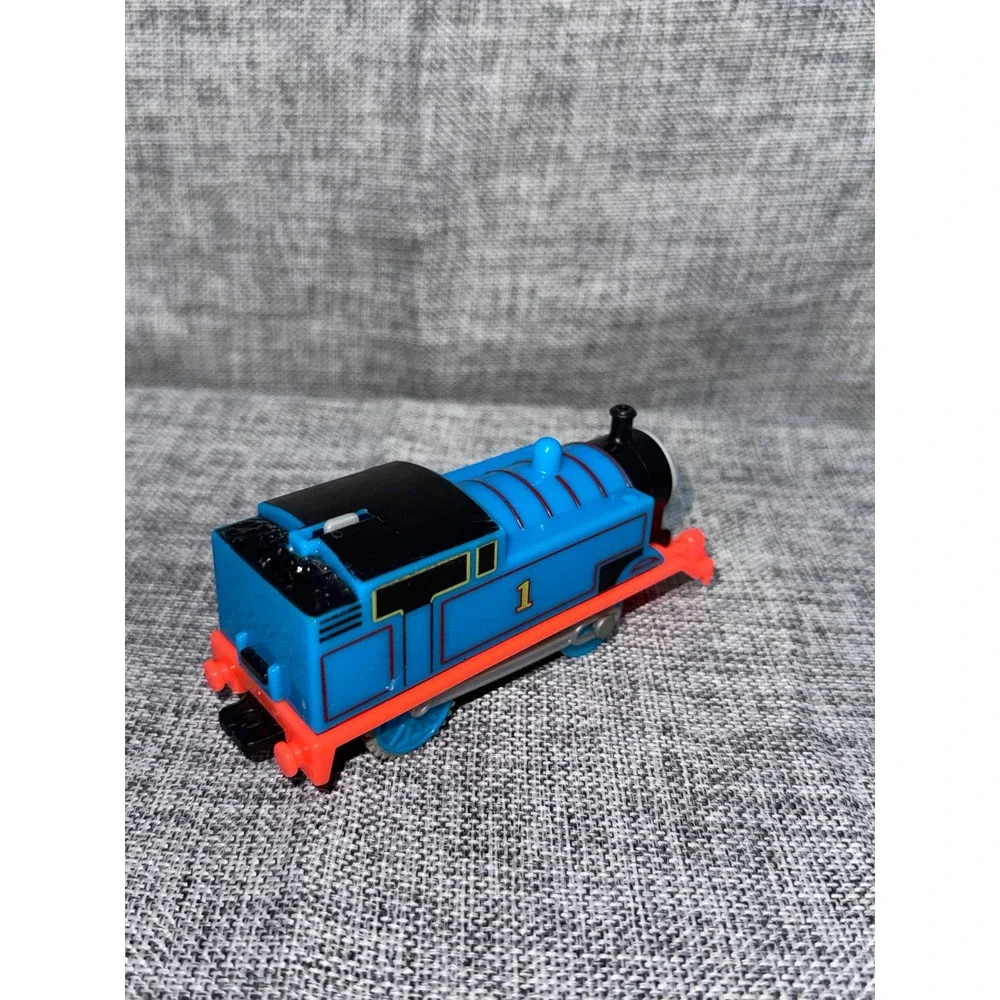 Thomas & Friends TrackMaster Hyper Glow Thomas Motorized Train Mattel